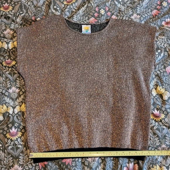 Glam Vintage Gold Knit Top! - Picture 13 of 14